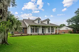 509 Pecan Loop Dr, Baytown, TX 77523 - Photo 1