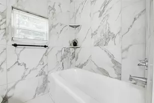 706 Beaumont St, Anahuac, TX 77514 - Photo 13