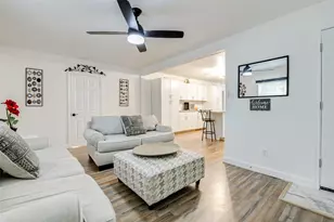 706 Beaumont St, Anahuac, TX 77514 - Photo 5