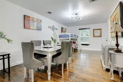 706 Beaumont St, Anahuac, TX 77523 - Photo 11