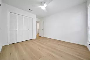 813 E Green Belt Dr, Sugar Land, TX 77498 - Photo 27