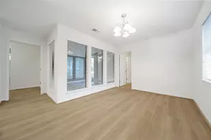 813 E Green Belt Dr, Sugar Land, TX 77498 - Photo 5