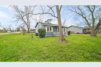 234 E Texas Street, Brazoria, TX 77422 - Photo 23