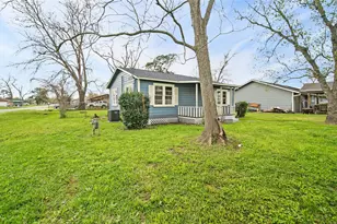 234 E Texas St, Brazoria, TX 77422 - Photo 23