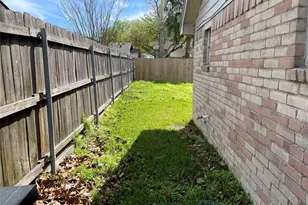 16619 La Gloria Dr, Houston, TX 77083 - Photo 9
