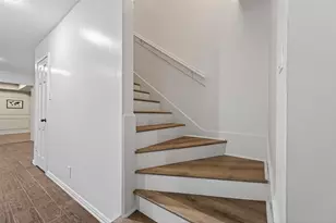 5530 Holly St, Houston, TX 77081 - Photo 9