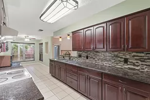 8819 Kindlewood Dr, Houston, TX 77099 - Photo 11