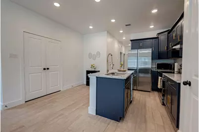 5122 Southwind Street #A, Houston, TX 77033 - Photo 9