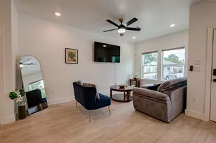 5122 Southwind St, Houston, TX 77033 - Photo 7