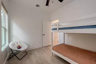 5122 Southwind St, Houston, TX 77033 - Photo 17