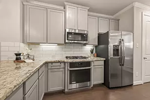 1520 Grayson Oaks Pl, Houston, TX 77043 - Photo 9