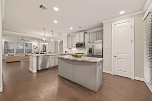 1520 Grayson Oaks Pl, Houston, TX 77043 - Photo 11