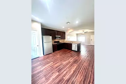 48 Woodland Hills Drive #B, Conroe, TX 77303 - Photo 7