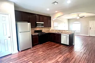 48 Woodland Hills Dr, Conroe, TX 77303 - Photo 7