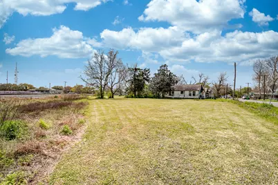 204 Dyer Avenue, Baytown, TX 77520 - Photo 27