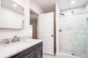 204 Dyer Ave, Baytown, TX 77520 - Photo 15