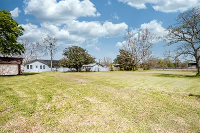 204 Dyer Avenue, Baytown, TX 77520 - Photo 23