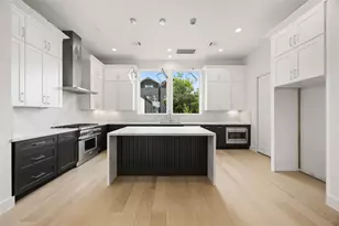 1110 Peden St, Houston, TX 77006 - Photo 3