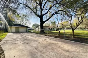 1295 Archie St, Vidor, TX 77662 - Photo 3