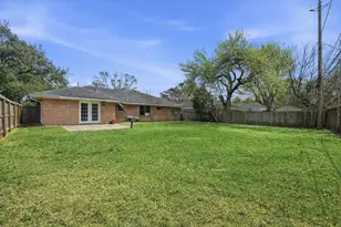 11614 Mullins Dr, Houston, TX 77035 - Photo 29