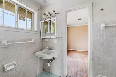 11614 Mullins Drive, Houston, TX 77035 - Photo 19