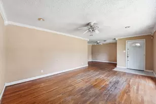 11614 Mullins Dr, Houston, TX 77035 - Photo 5