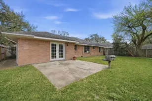 11614 Mullins Dr, Houston, TX 77035 - Photo 27
