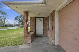 11614 Mullins Dr, Houston, TX 77035 - Photo 3