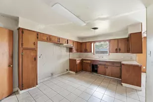 11614 Mullins Dr, Houston, TX 77035 - Photo 11