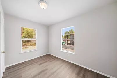 5303 Ridgeway Drive, Houston, TX 77033 - Photo 7