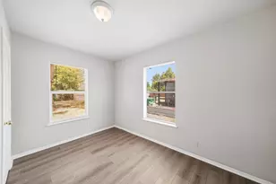 5303 Ridgeway Dr, Houston, TX 77033 - Photo 7