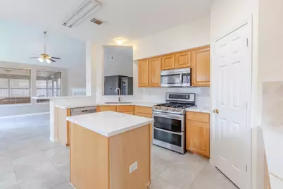 12214 Meadow Lane Court, Stafford, TX 77477 - Photo 7