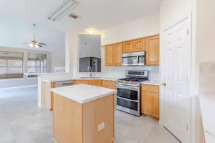 12214 Meadow Ln Ct, Stafford, TX 77477 - Photo 7