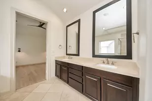 3229 Maxroy St, Houston, TX 77008 - Photo 35