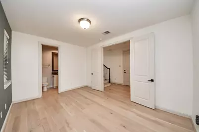 3229 Maxroy Street, Houston, TX 77008 - Photo 7