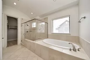 3229 Maxroy St, Houston, TX 77008 - Photo 33