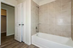 5926 Dawn Misty Ln, Houston, TX 77048 - Photo 13