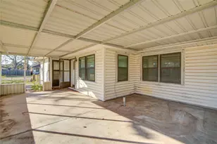 701 Blair St, West Columbia, TX 77486 - Photo 9