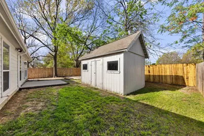 814 Lake Bluff Drive, Denton, TX 75065 - Photo 23