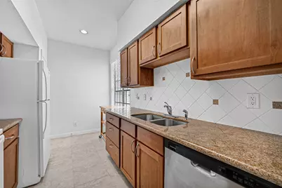 2700 Revere Street #112, Houston, TX 77098 - Photo 17