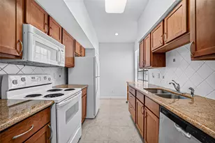 2700 Revere St, Houston, TX 77098 - Photo 15