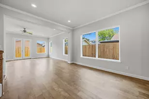 1208 E 26th St, Houston, TX 77009 - Photo 5