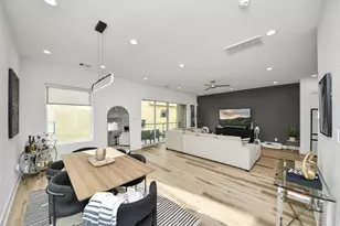 1044 W 17th St, Houston, TX 77008 - Photo 11
