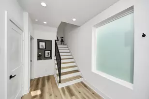1044 W 17th St, Houston, TX 77008 - Photo 5