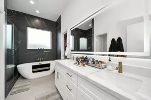 1044 W 17th St, Houston, TX 77008 - Photo 35