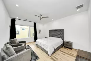 1044 W 17th St, Houston, TX 77008 - Photo 33