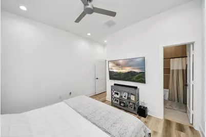 1044 W 17th Street, Houston, TX 77008 - Photo 41