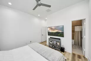 1044 W 17th St, Houston, TX 77008 - Photo 41