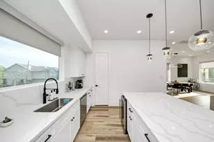 1044 W 17th St, Houston, TX 77008 - Photo 23