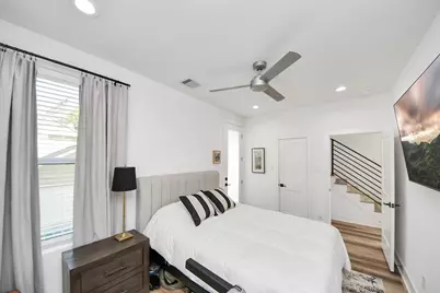 1044 W 17th Street, Houston, TX 77008 - Photo 7